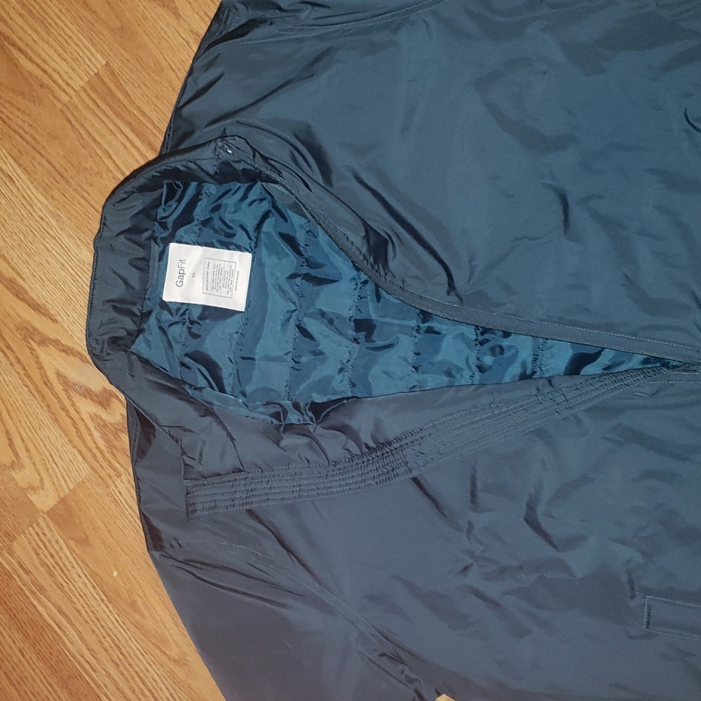 New GAP FIT  green jacket size XL
